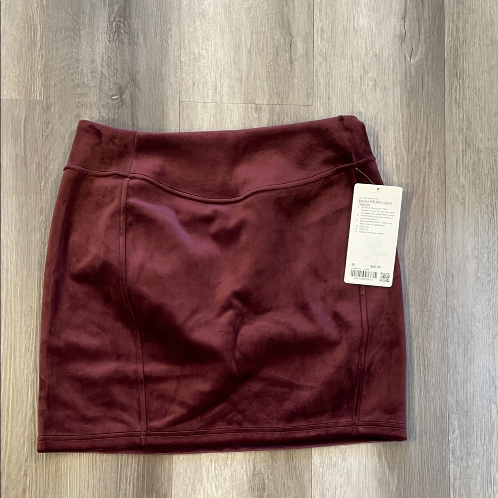 Lululemon Velvet Scuba Mini skirt